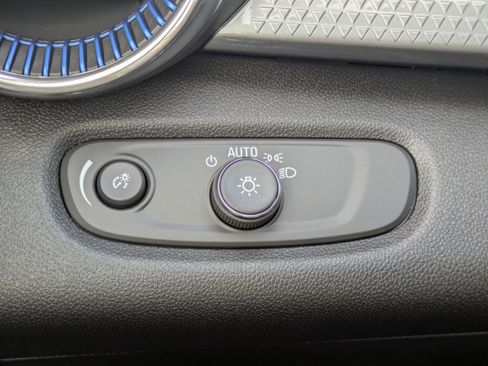 New 2026 Chevrolet Trax LT w/ Driver Confidence Package image 17