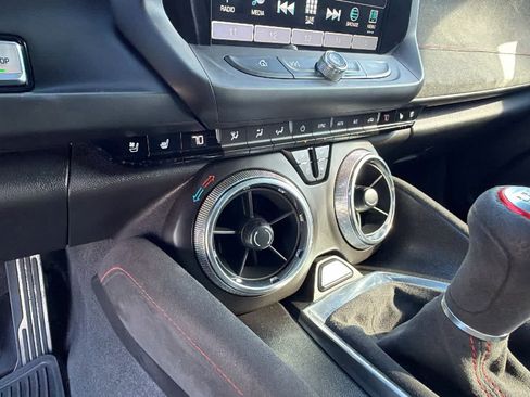 Used 2018 Chevrolet Camaro ZL1 RWD image 14