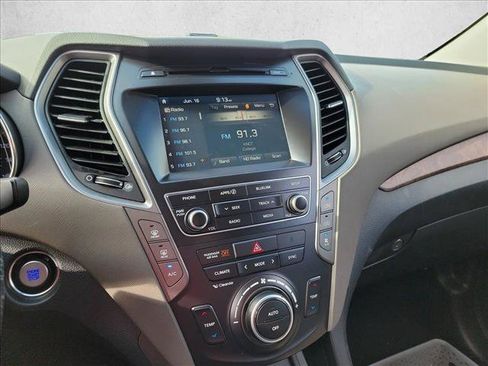 Used 2017 Hyundai Santa Fe Limited FWD image 18