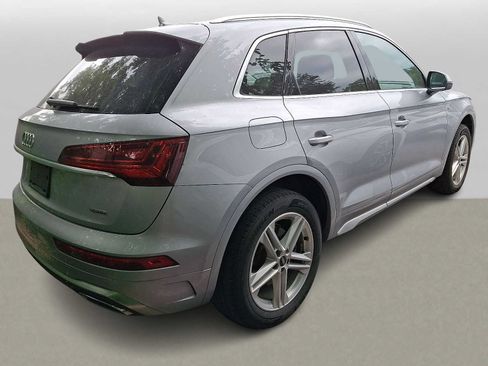 Used 2023 Audi Q5 e Premium w/ Convenience Package AWD/4WD image 3