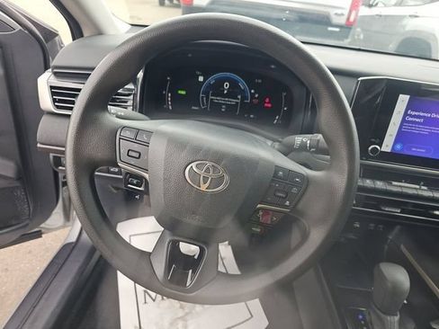 Used 2025 Toyota Camry LE FWD image 7
