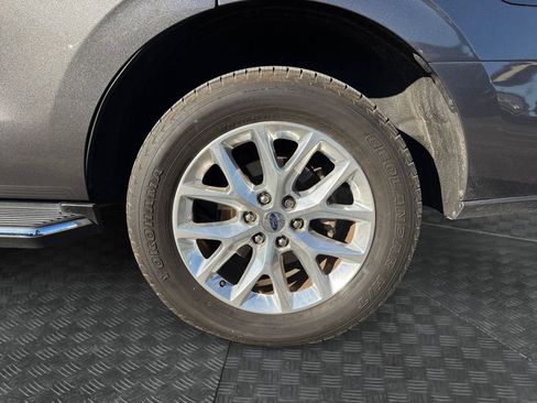 Used 2021 Ford Expedition XLT image 17