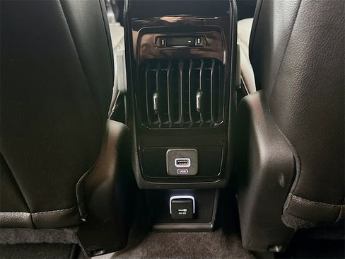 Used 2024 Jeep Compass Latitude image 23