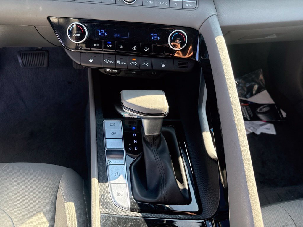 Used 2025 Hyundai Elantra SEL FWD image 16