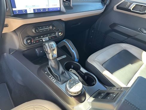 Used 2024 Ford Bronco Wildtrak image 36