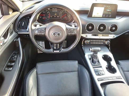 Used 2019 Kia Stinger GT1 image 12