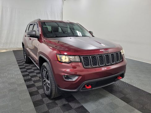 Used 2017 Jeep Grand Cherokee Trailhawk AWD/4WD image 13
