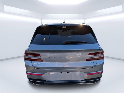 New 2025 Genesis GV80 3.5T Prestige image 4