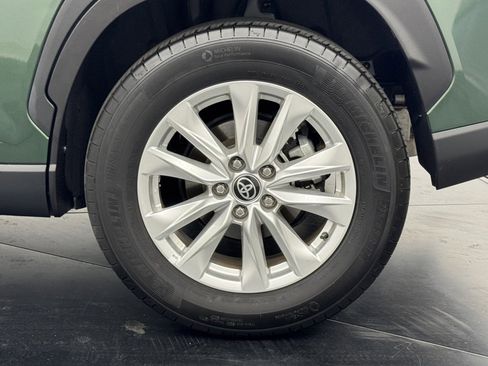 Used 2023 Toyota Corolla Cross LE image 16