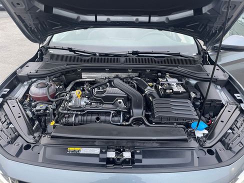 Used 2025 Volkswagen Jetta SE image 31