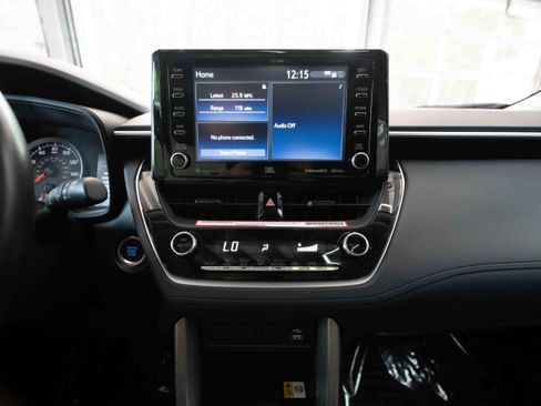 Used 2022 Toyota Corolla Cross LE w/ Moonroof Package AWD/4WD image 17