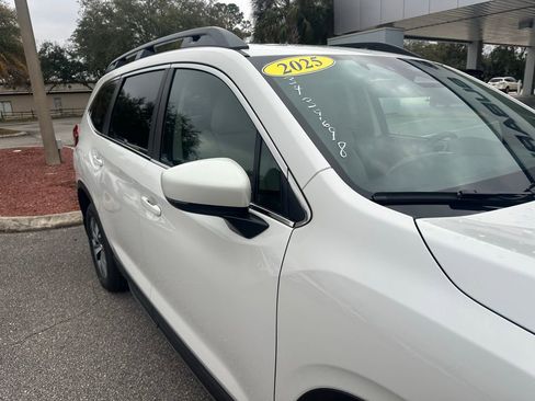 Used 2025 Subaru Ascent Premium image 16