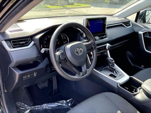 Used 2024 Toyota RAV4 LE AWD/4WD image 29
