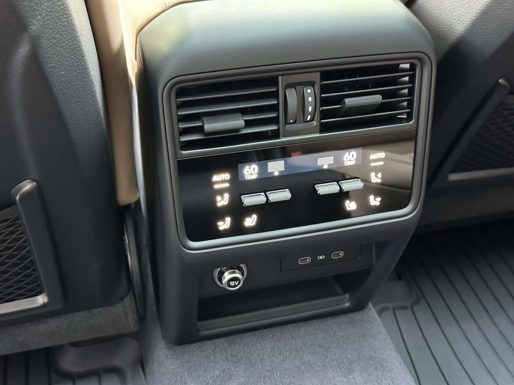 Certified 2026 Porsche Cayenne AWD/4WD image 14