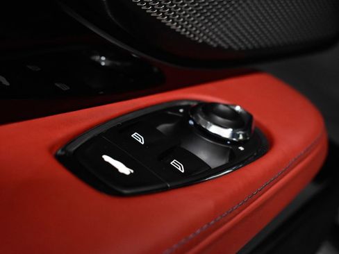 Used 2024 Aston Martin DB12 Coupe RWD image 21