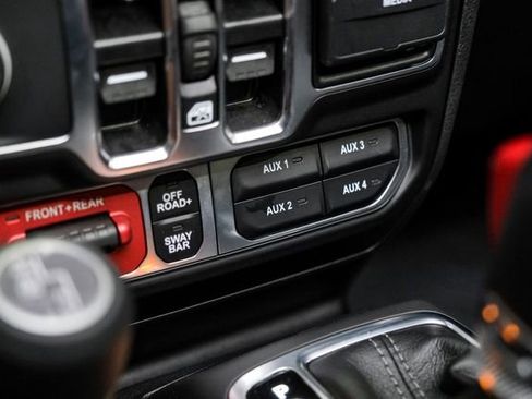 Used 2025 Jeep Wrangler Unlimited Rubicon 392 image 73