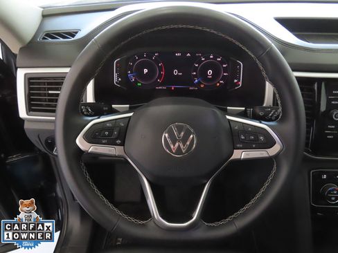 Used 2023 Volkswagen Atlas SE w/ Panoramic Sunroof Package image 17