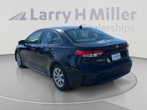 Used 2023 Toyota Corolla LE FWD image 3