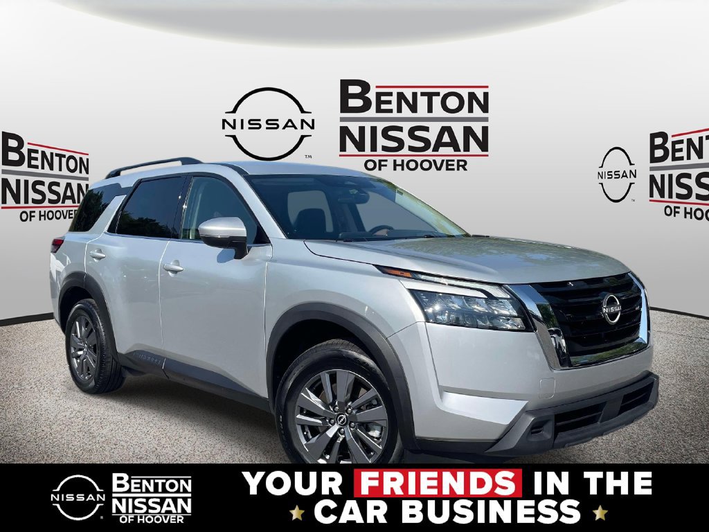 Used 2025 Nissan Pathfinder SV FWD image 1