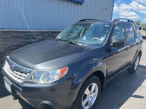 Used 2012 Subaru Forester 2.5X w/ Alloy Wheel Pkg AWD/4WD image 2