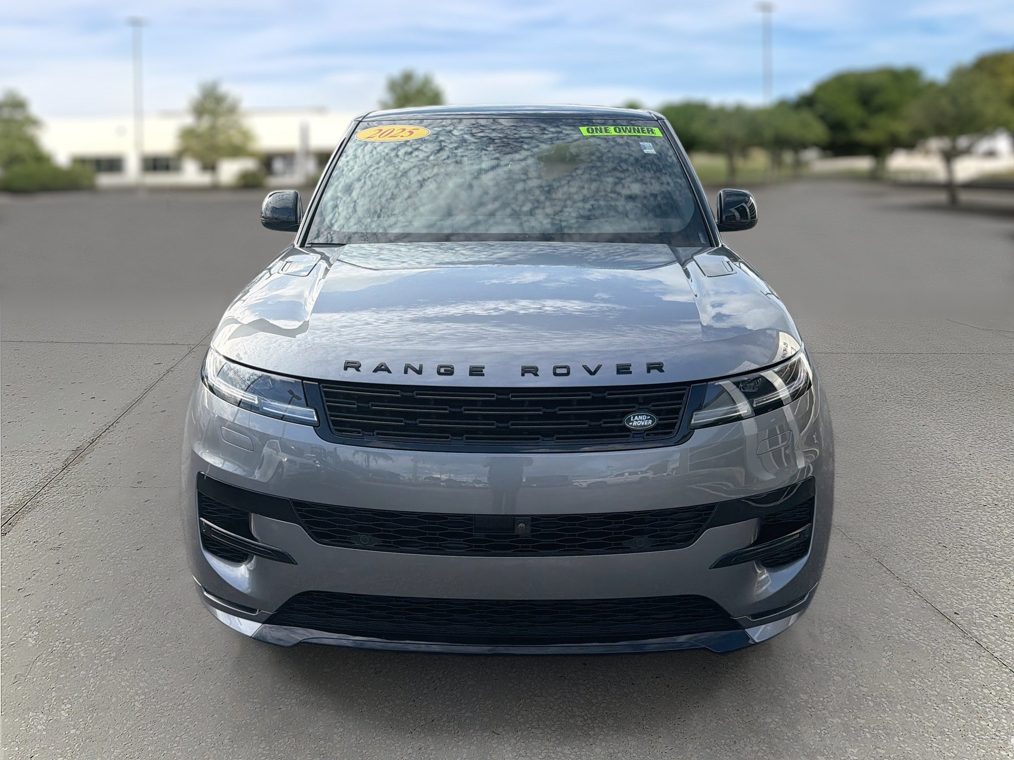 Used 2025 Land Rover Range Rover Sport Dynamic SE AWD/4WD image 2