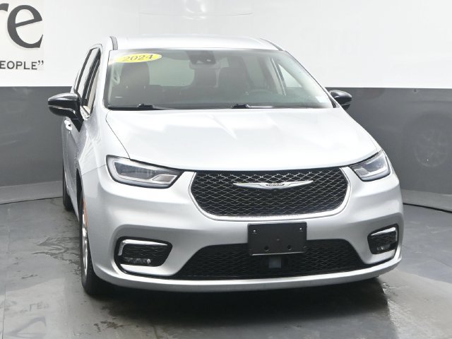 Used 2024 Chrysler Pacifica Touring-L FWD image 57