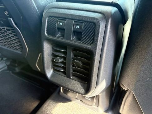 Used 2025 Ford Bronco Badlands AWD/4WD image 32