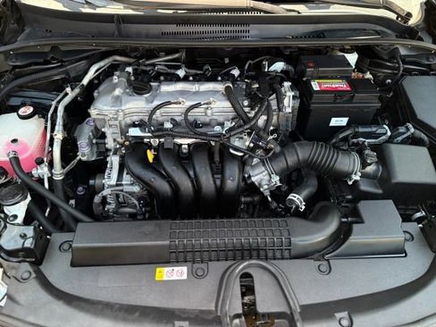 Used 2021 Toyota Corolla LE image 28