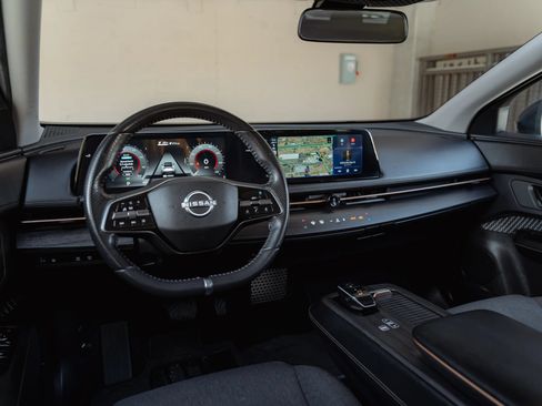 Used 2024 Nissan Ariya FWD image 32