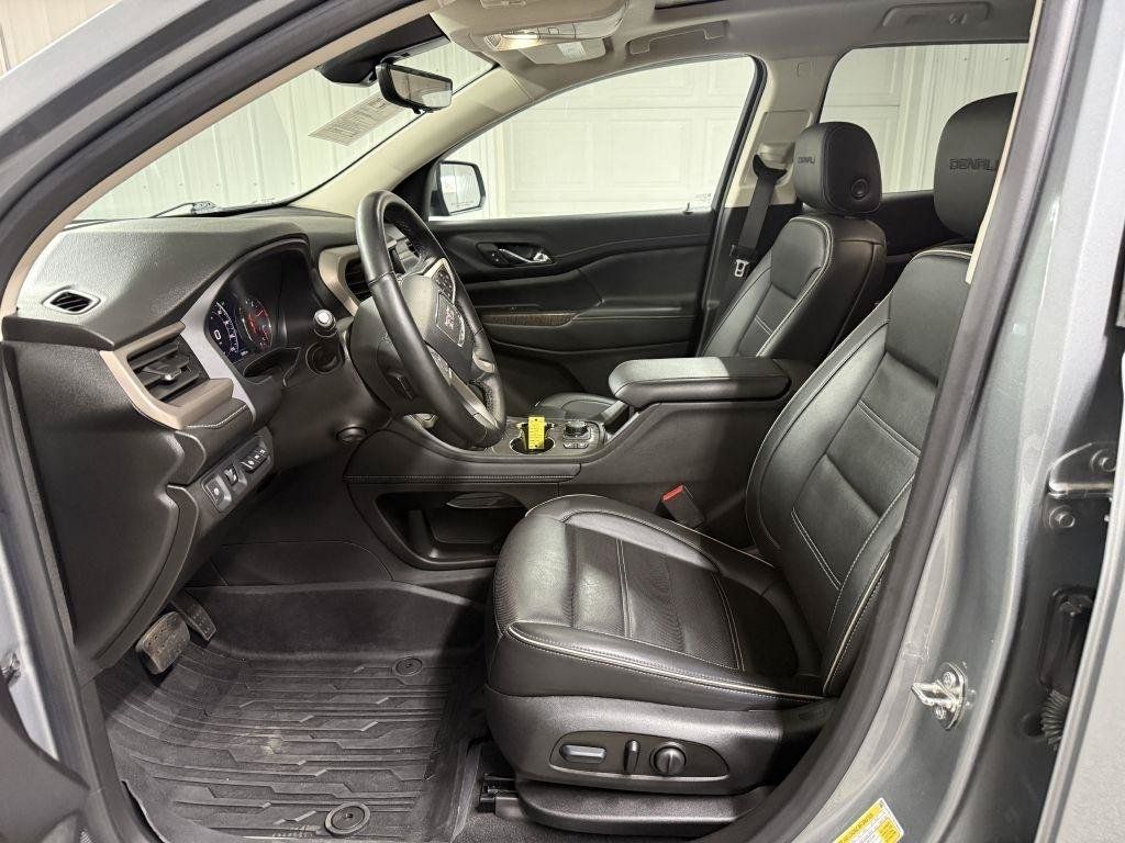 Used 2023 GMC Acadia Denali w/ Denali Ultimate Package AWD/4WD image 10