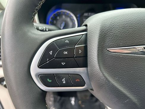 Used 2023 Chrysler Voyager LX FWD image 19