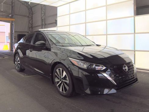 Used 2025 Nissan Sentra SV w/ SV Premium Package FWD image 3