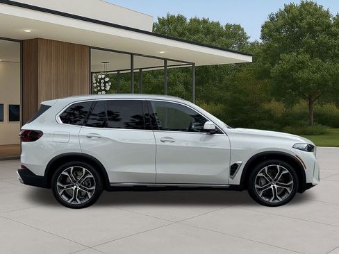 New 2026 BMW X5 xDrive50e image 5