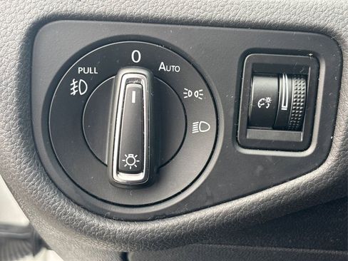 Used 2018 Volkswagen Golf Alltrack SE image 23