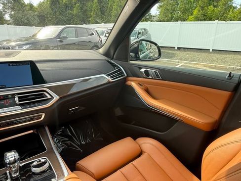 Used 2022 BMW X5 xDrive40i w/ Premium Package AWD/4WD image 18