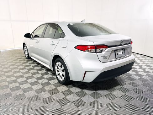 Used 2024 Toyota Corolla LE FWD image 5