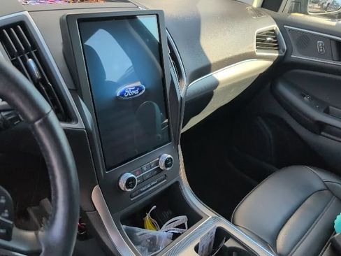 Used 2021 Ford Edge SEL w/ Convenience Package AWD/4WD image 9