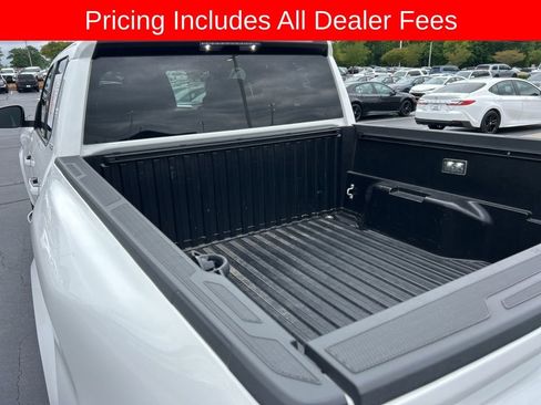Used 2025 Toyota Tacoma SR5 AWD/4WD image 14