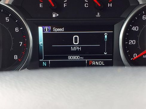 Used 2018 Chevrolet Malibu LT FWD image 16