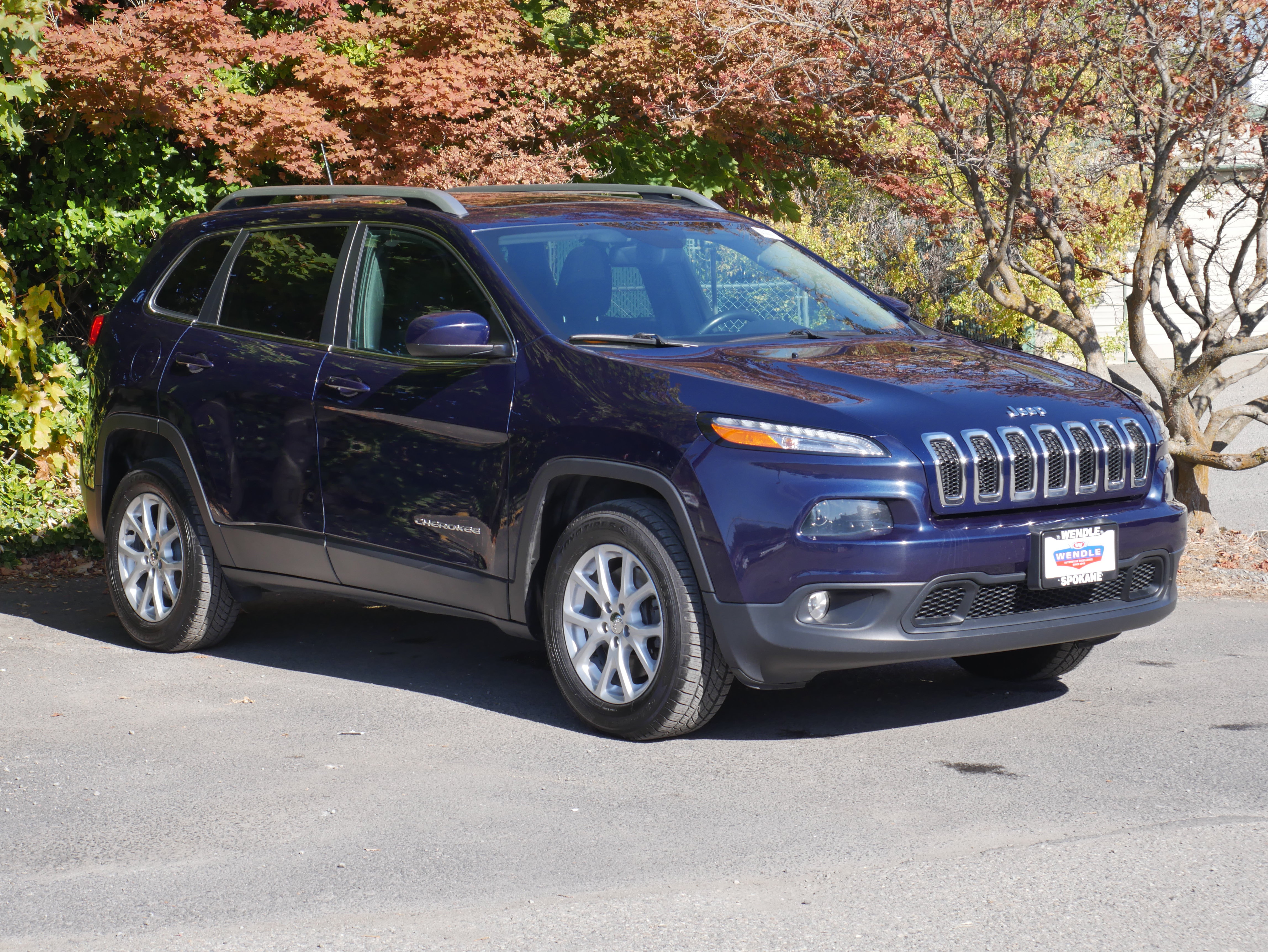 Used 2016 Jeep Cherokee Latitude w/ Comfort/Convenience Group AWD/4WD image 31