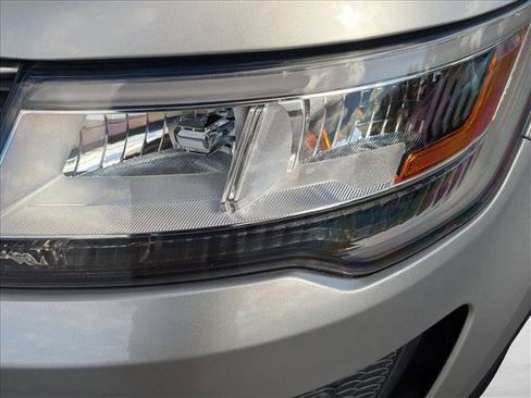 Used 2016 Ford Explorer FWD image 5