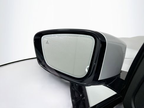 Used 2023 BMW 530i 530i w/ M Sport Package image 16