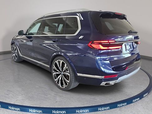 Used 2025 BMW X7 xDrive40i w/ Premium Package image 9