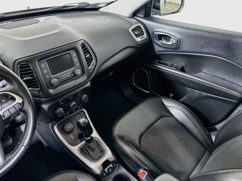 Used 2018 Jeep Compass Latitude w/ Cold Weather Group AWD/4WD image 28