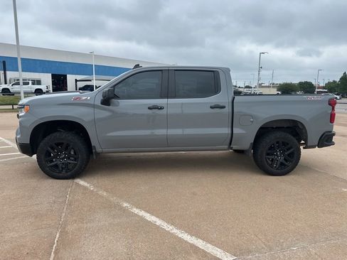 Used 2024 Chevrolet Silverado 1500 LT Trail Boss w/ Convenience Package II AWD/4WD image 2