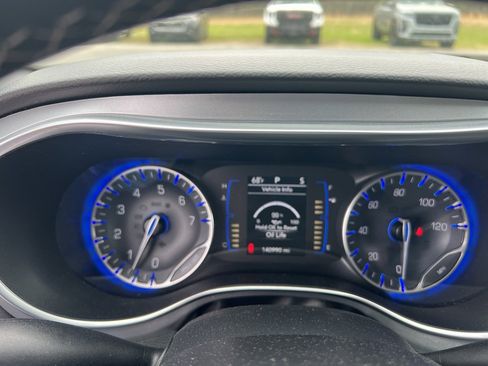 Used 2019 Chrysler Pacifica Touring Plus w/ S Appearance Package image 13