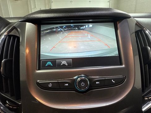 Used 2017 Chevrolet Cruze LT FWD image 17