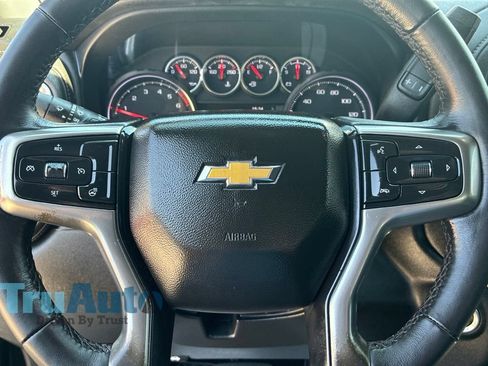 Used 2022 Chevrolet Silverado 1500 LT AWD/4WD image 27