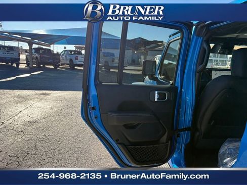 New 2026 Jeep Gladiator Sport image 12