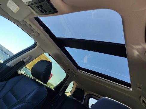 Certified 2024 Nissan Rogue SL w/ SL Premium Package FWD image 3